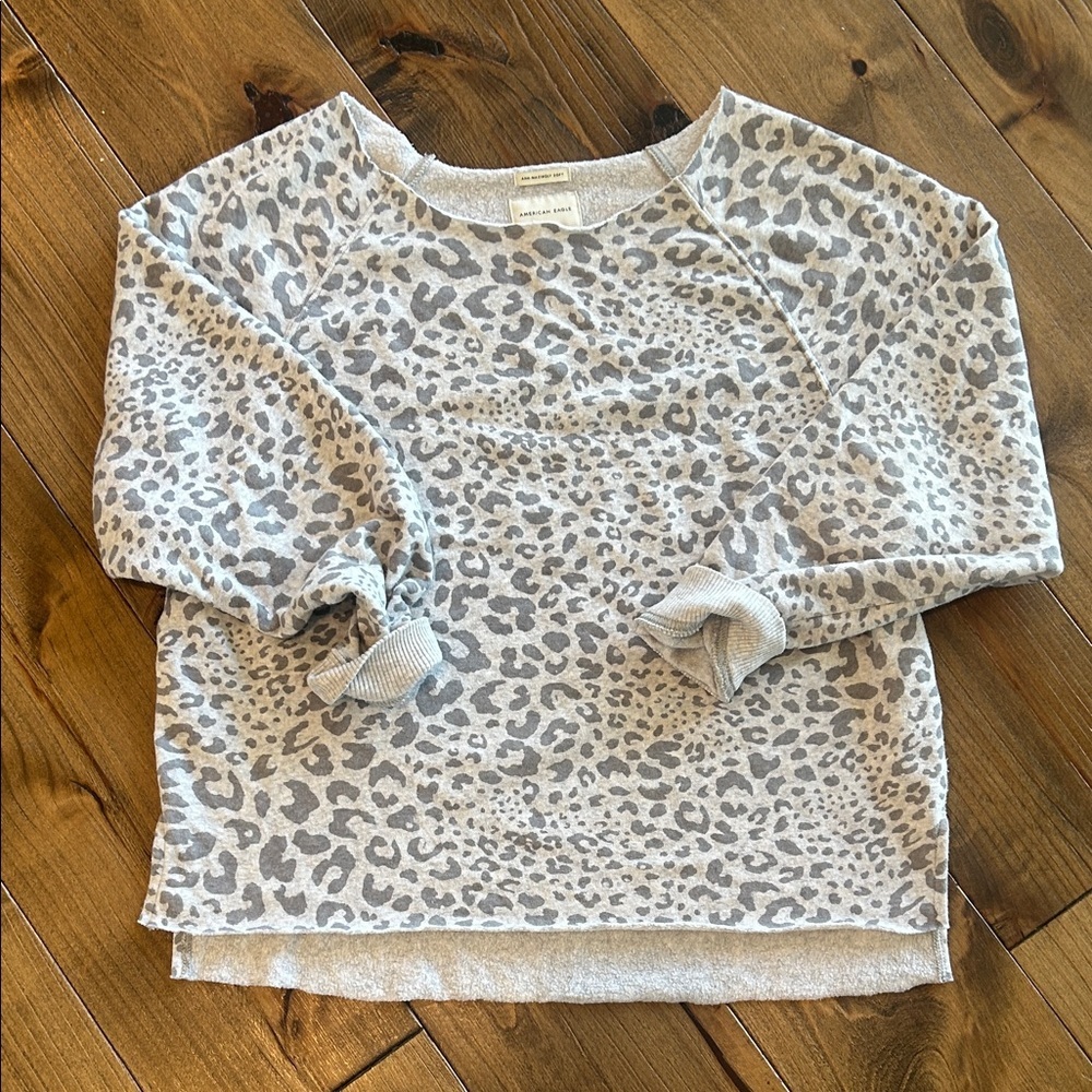 American Eagle Outfitters Gray Leopard  Sweatshirt Size XS